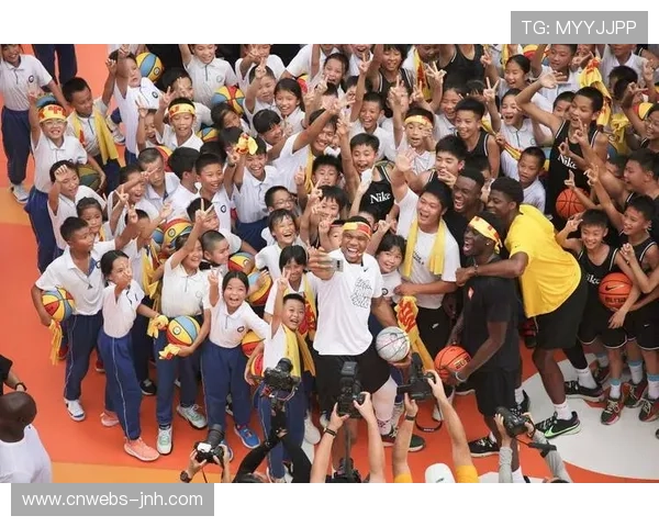 字母哥兄弟同场闪耀创纪录 家族携手谱写篮球荣耀篇章